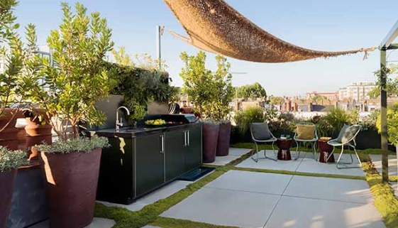 Chelsea Roof Terrace by Maitanne Hunt