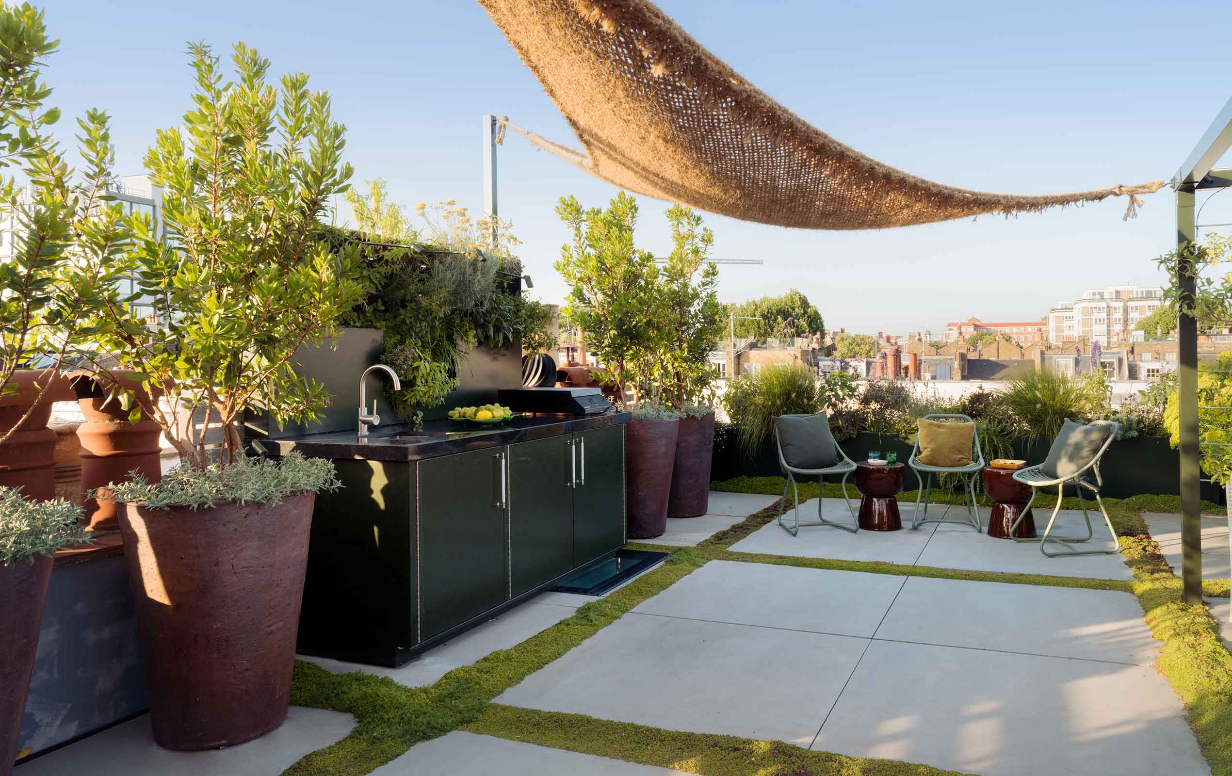 Chelsea Roof Terrace by Maitanne Hunt