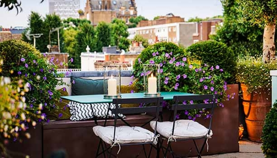 Holland Park Roof Terrace by Maitanne Hunt
