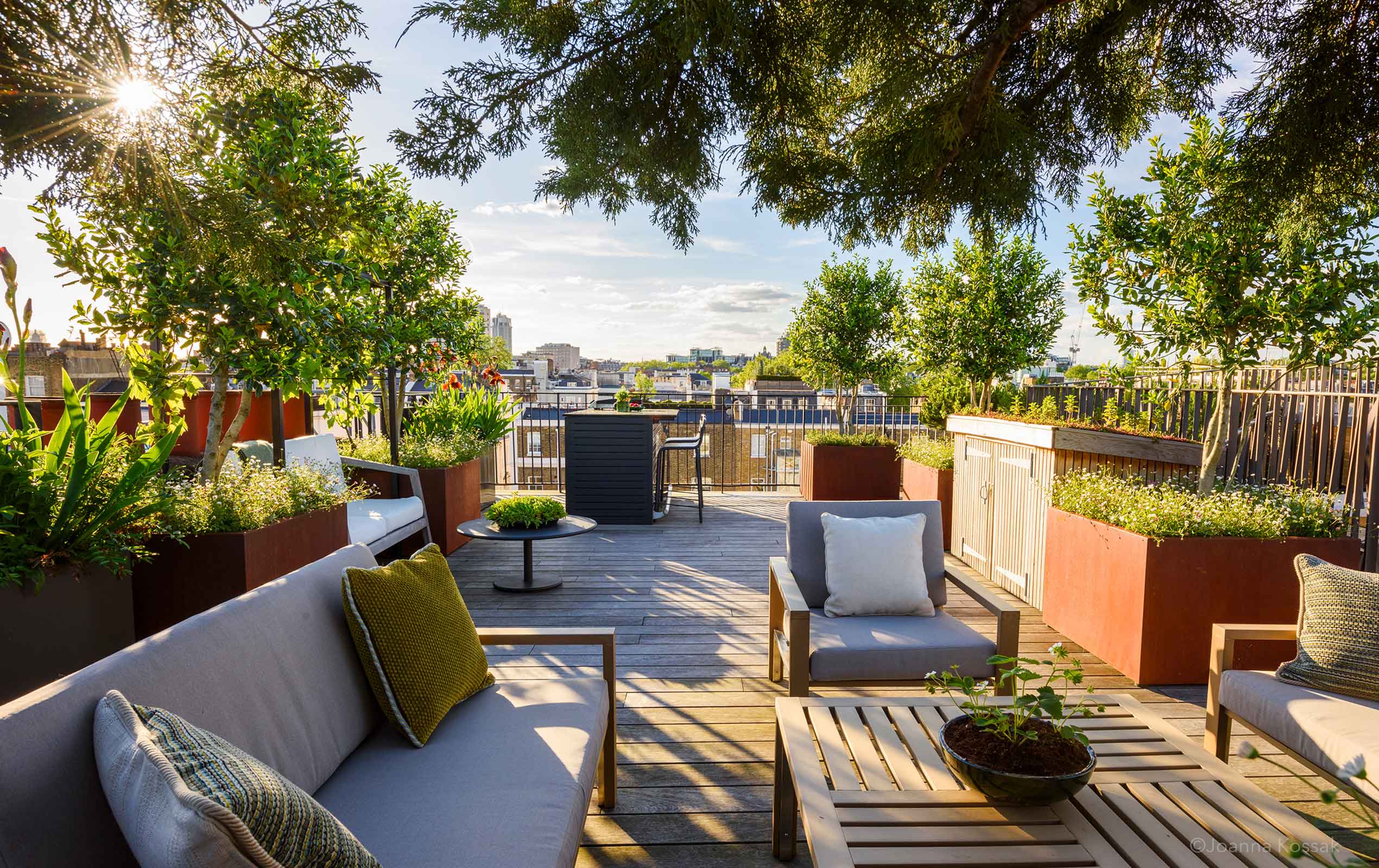 Belgravia Roof Terrace designed by Maïtanne Hunt