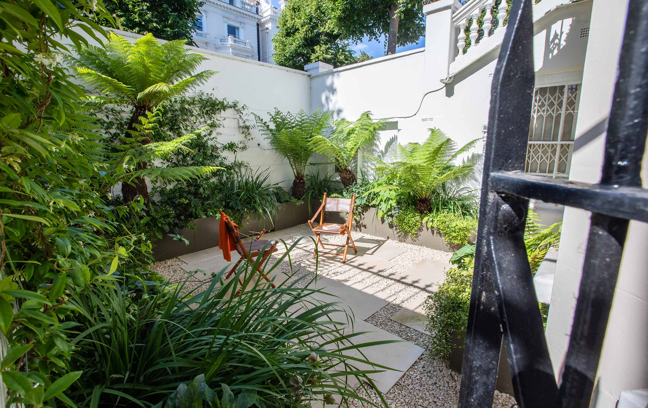 Holland Park Jungle Patio designed by Maïtanne Hunt