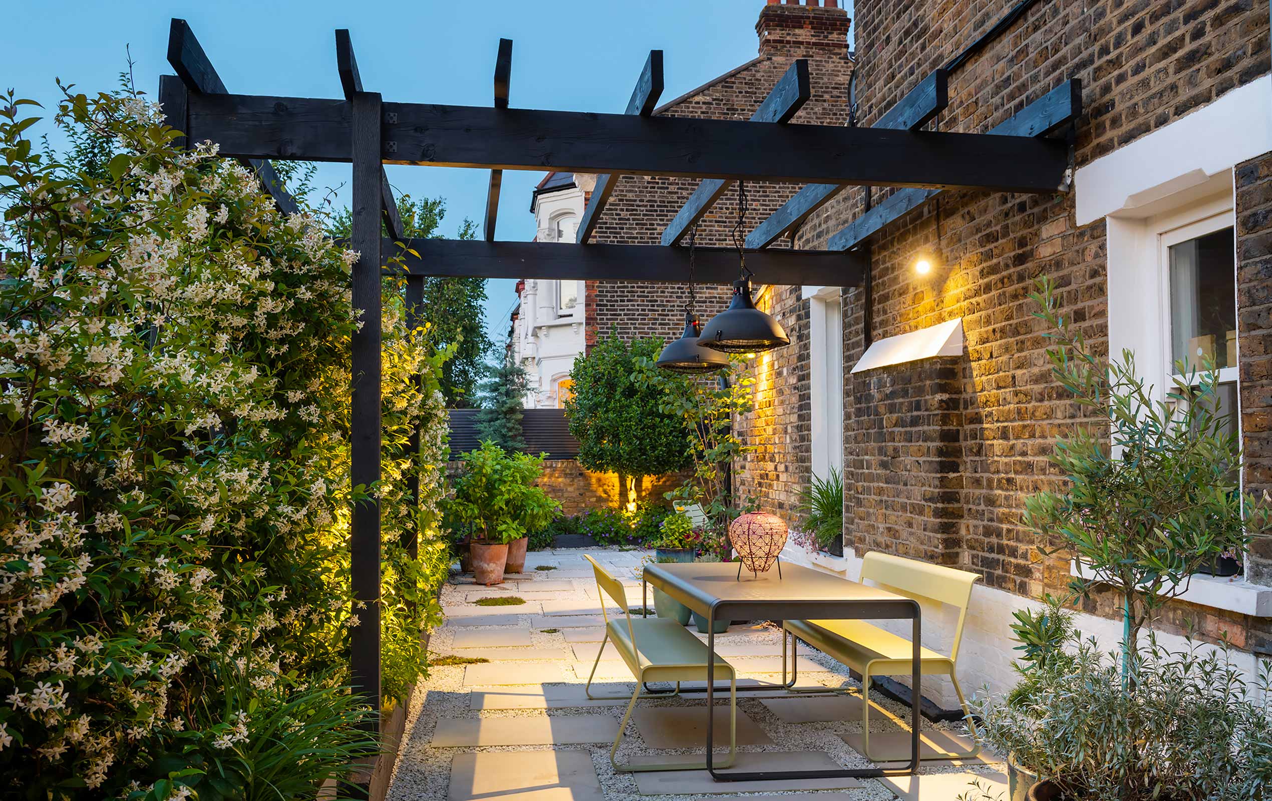 Mediterranean Garden in Kensal Rise designed by Maïtanne Hunt