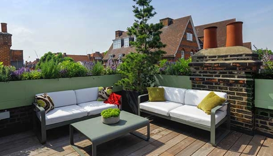 Shoreditch Roof Terrace designed and built by Maïtanne Hunt