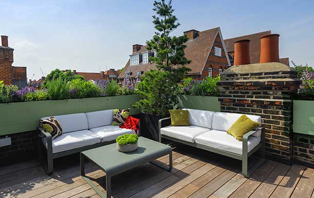 Shoreditch Roof Terrace designed and built by Maïtanne Hunt