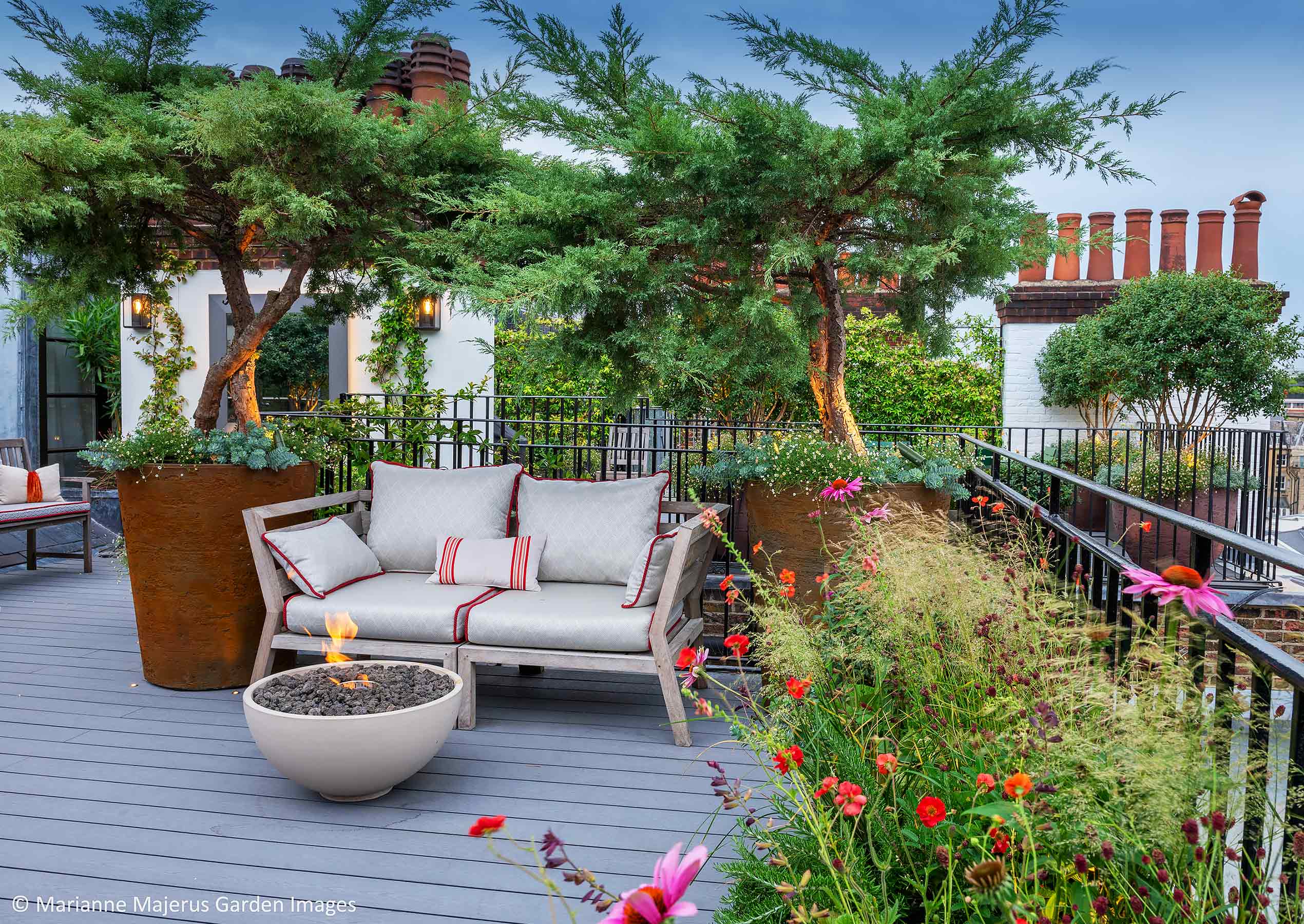Award Winning Kensington Roof Terrace by Maitanne Hunt
