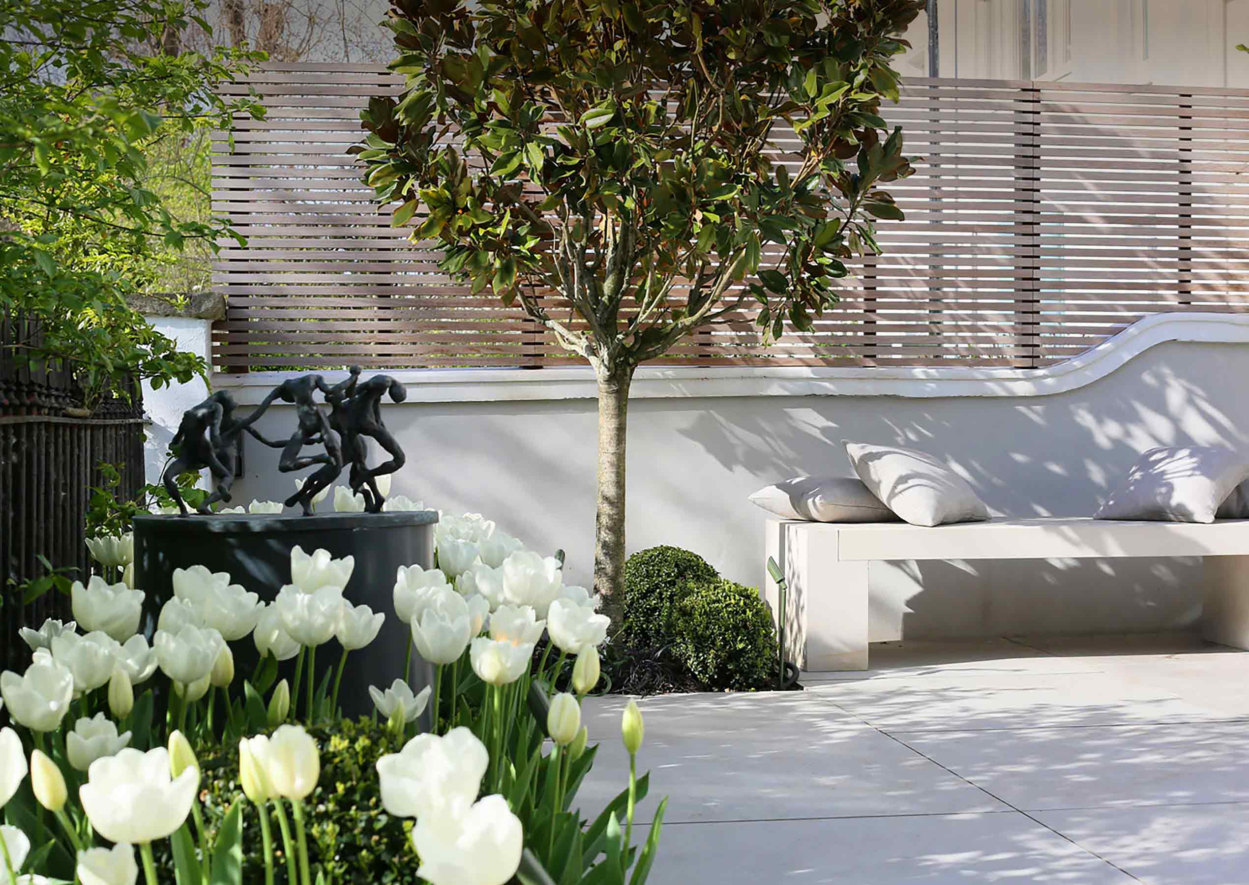 Landsdowne Courtyard Garden by Maitanne Hunt