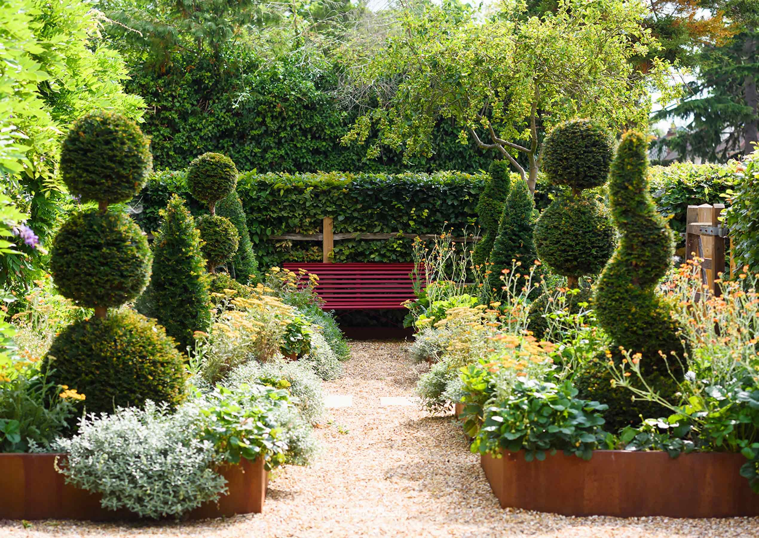 Weston Green Garden by Maitanne Hunt